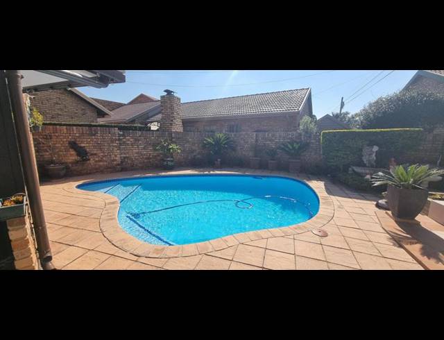 4 BEDROOM HOUSE FOR SALE IN WIERDAGLEN ESTATE
